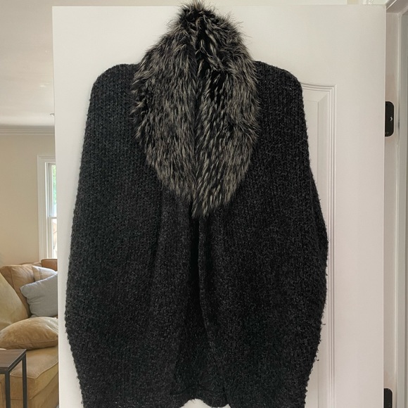 Cardigan - Picture 2 of 8